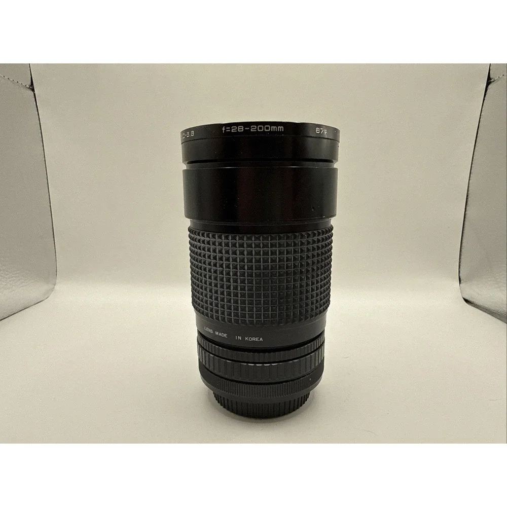 samyang mc auto zoom 1:.4-5.6 f=28-200mm